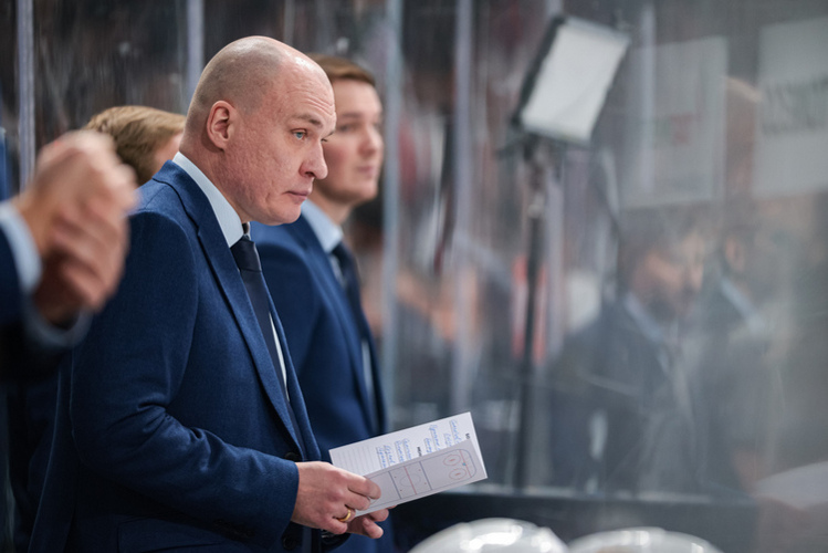 «Металлург» Андрея Разина выиграл регулярный чемпионат