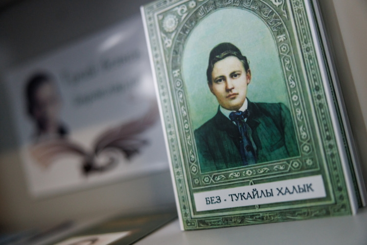 Три тематических зала рассказывают о публичных выступлениях поэта, скромном быте и творческом окружении