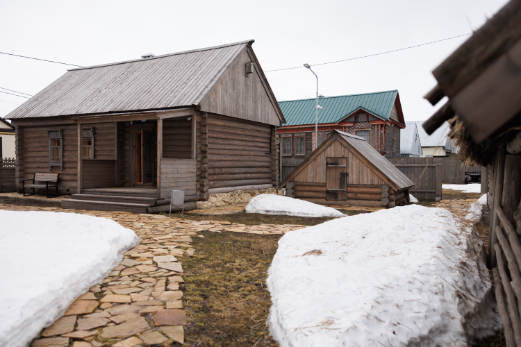 Одной из точек стала усадьба крестьянина Сагди Салихова &mdash; приемного отца Тукая. Именно здесь почти 9 лет жил будущий поэт