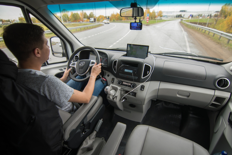 «Сейчас закон формально защищает любой единственный автомобиль [многодетного должника], независимо от его стоимости»