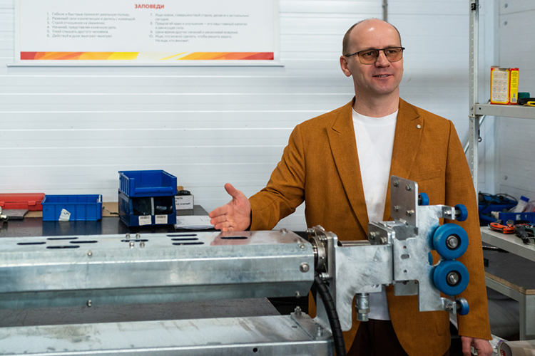 Стоимость комплекса Epicarwash под ключ начинается от 5 млн рублей. В цену входит оборудование, обучение, первичное обслуживание и пожизненная техническая поддержка на весь срок службы робота