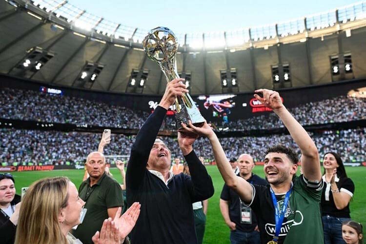 Сергей Галицкий празднует чемпионство «Краснодара»