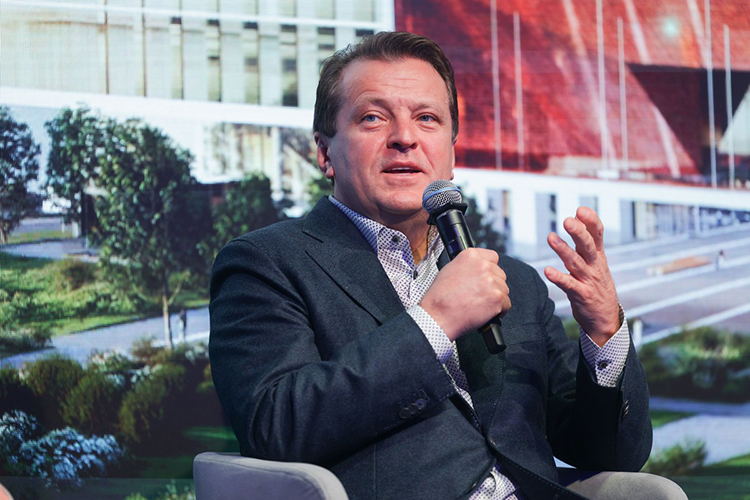 «Я счастлив как мэр, &mdash; добавил Метшин. &mdash; Счастье будет еще бо́льшим, когда мы с Валерием Анатольевичем и Ильсияр Мисхатовной будем на открытии этого комплекса»