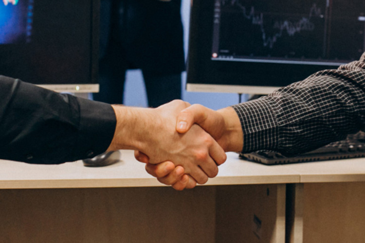 «Перед тем как войти в сделку, мы убедились, что компания переходит в хорошие руки, изучили каждого из стейкхолдеров на стороне покупателя. Чаще всего мы слышали, что это очень правильные люди»