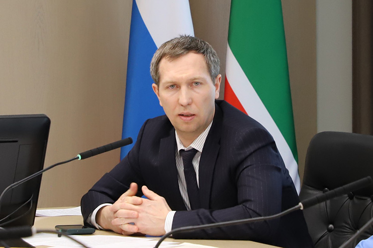 По одной из версий, в качестве начальника управления рассматривается кандидатура 39-летнего Ильнура Нурмухаметова