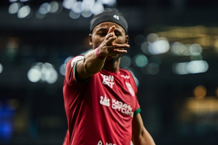 Жак Сиве: «Когда почтальон доставляет письма, то он не улыбается»