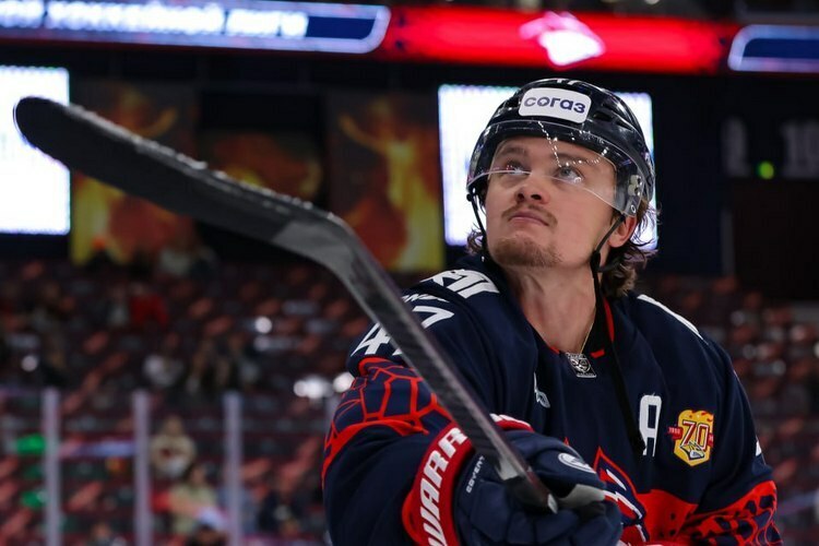 Люк Джонсон выигрывает 67,4% вбрасываний, столько же &mdash; Яшкин