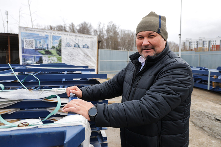 «Как говорится в хадисах пророка, мир ему и благословение Аллаха: «Кто построит мечеть, Аллах построит тому дом в Раю»
