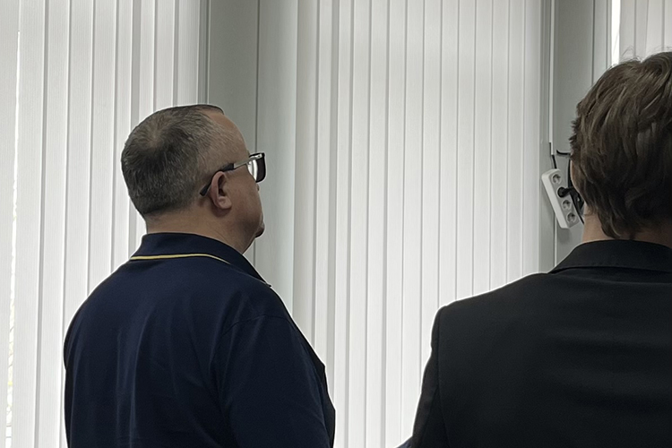 Сипкина-младшего задержала экономическая полиция Татарстана в мае прошлого года в момент получения 2,2 млн рублей за покровительство директора компании «Елабуга УкупрПласт» Александра Величко