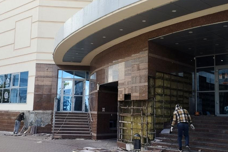 «Планета Фитнес» работала в знаковом месте на Хади Такташа с 2002 года, но вдруг объявила о закрытии с 1 апреля