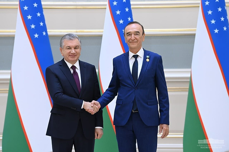 «Герой Узбекистана и ученый с мировым именем Шавкат Аюпов, будучи руководителем узбекской науки, весьма самокритично обозначил все застарелые болезни системы»