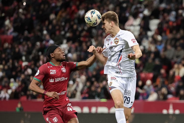 «Не хватило последнего касания или паса» (на фото слева &mdash; Жак Сиве)