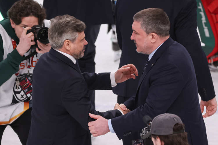 «Минск удивил меня беззубой игрой» (на фото &mdash; Дмитрий Квартальнов и Анвар Гатиятулин)