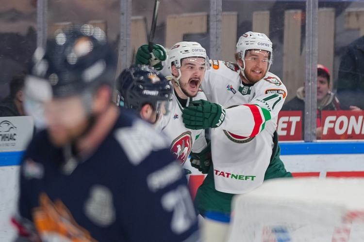 «Характер у этой команды виден» (на фото &mdash; Никита Дыняк и Алексей Пустозёров)