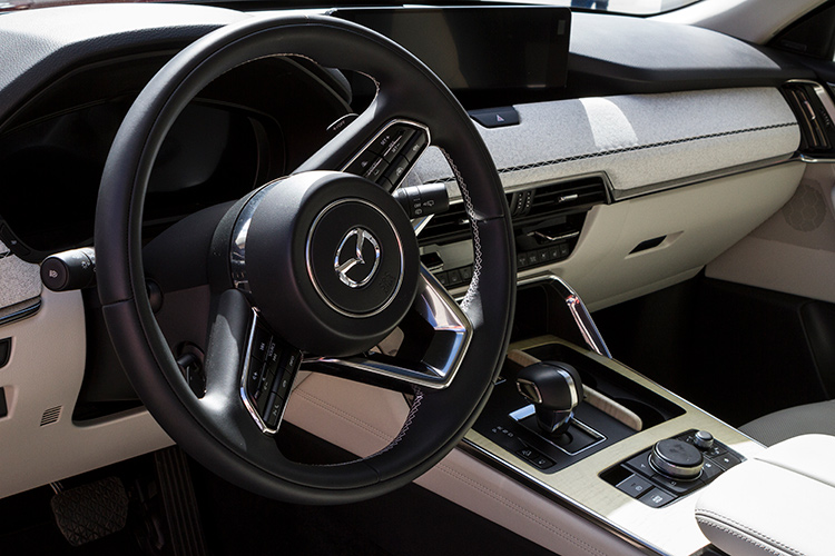 «Mazda CX-5, конечно, была сенсацией первого квартала. Бренд за счёт одной модели сумел попасть в первую десятку — больше 6 тыс. автомобилей за три месяца»