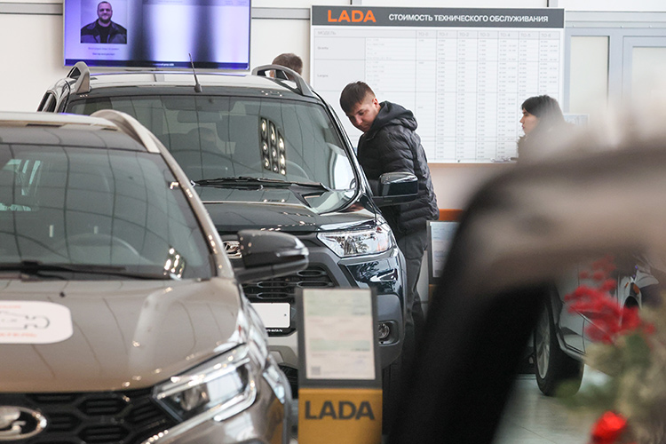 Лидерство Lada незыблемо: за три месяца продано 67,3 тыс. автомобилей