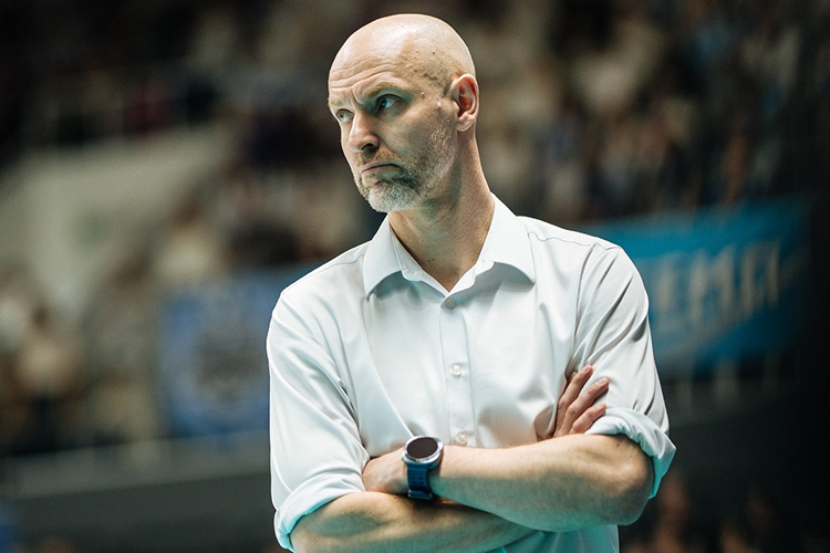 Наставник «Зенита» Алексей Вербов не скрывает, что его команда, выигравшая 28 из 30 матчей в регулярном чемпионате, своего реального уровня в этом плей-офф не показала