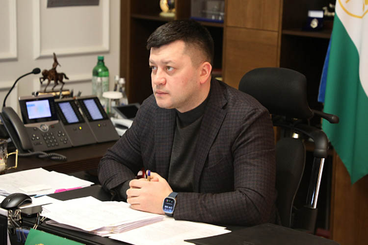 Мавлиева заподозрили в преступлениях по пп. «в», «г», «е» ч. 3 ст. 286 УК РФ (превышение должностных полномочий) и ч. 6 ст. 290 УК РФ (получение взятки в особо крупном размере)