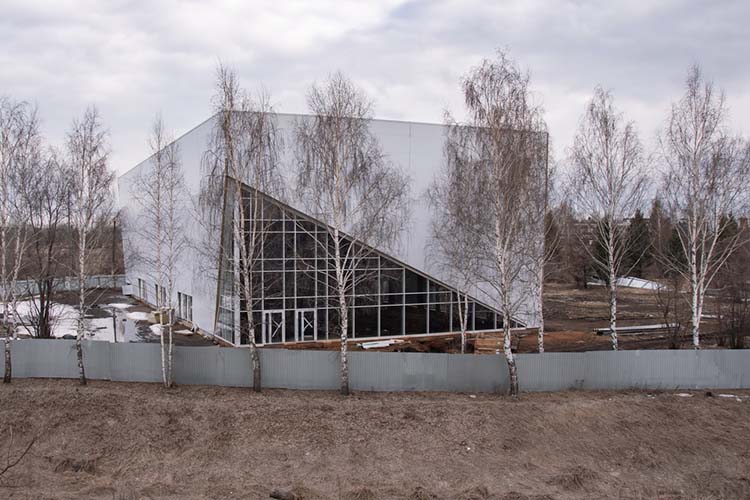 Предприниматель успел подвести инженерные сети, а также возвести первый павильон &mdash; его Яковлев планирует запустить в этом году. В строительство вложено уже 50 млн рублей