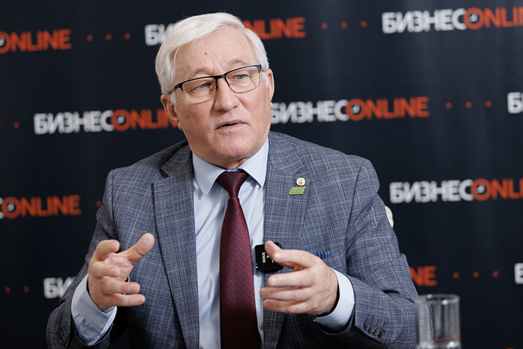 Камияр Байтемиров: «У ветеринарного управления больше специалистов, чем у Россельхознадзора. Так и должно быть, потому что практически в каждом хозяйстве есть ветеринарный врач и есть его помощники»