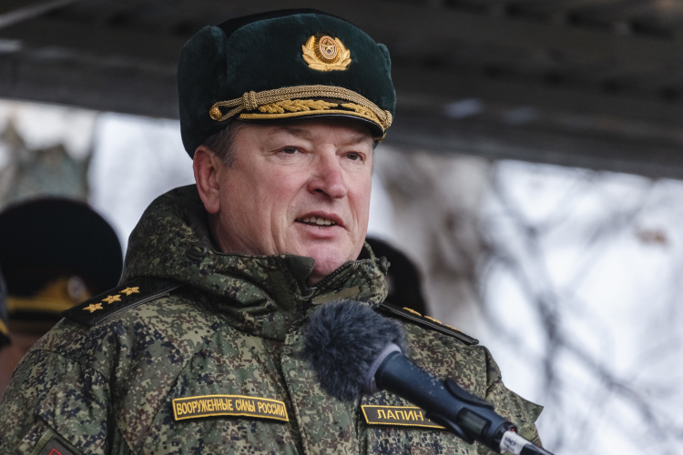 Накануне, как и ожидалось, подал заявку на праймериз ЕР Герой России и помощник раиса РТ Александр Лапин