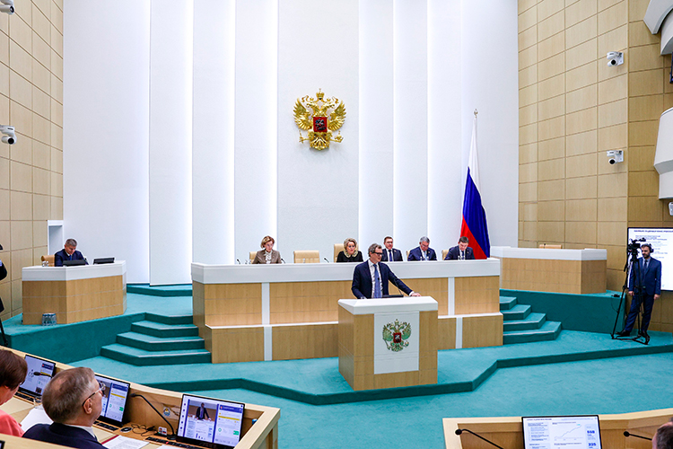 Даниил Егоров: «Мы закрыли тему раздельных платежей, множества длинных реквизитов и многочисленных сроков уплаты налогов. Единый налоговый счет, внедренный в Российской Федерации, сегодня полноценно работает. Вместо пятнадцати реквизитов сегодня осталось всего два»
