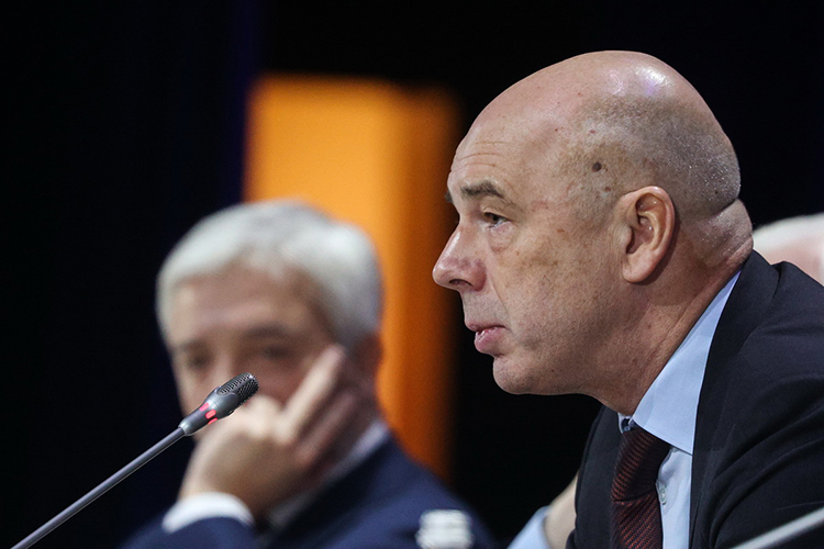 В то же время выход ОАЭ из ОПЕК и ОПЕК+ может привести к снижению мировых цен на нефть, опасается министр финансов РФ Антон Силуанов