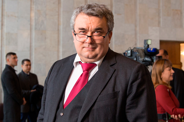 Шамиль Валеев: «У нас всегда достаточно монолитная элита. Так и повелось, что Уфа &mdash; неразрывная часть Башкортостана. Нет кишащих соперничеством групп элит, которые бы между собой что-то делили»,