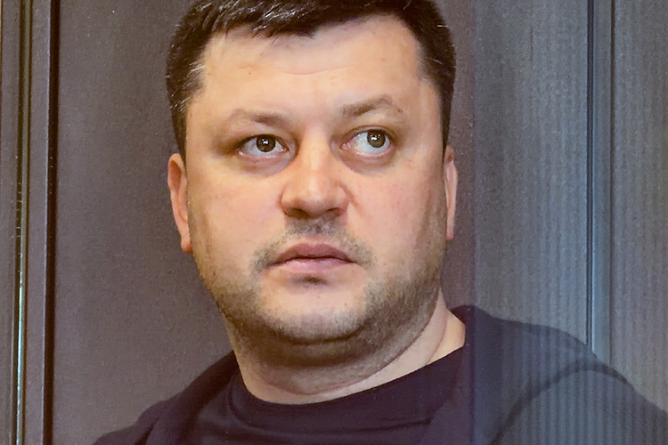 Забыть о политической карьере ему стоит как минимум до середины июля &mdash; на срок следствия