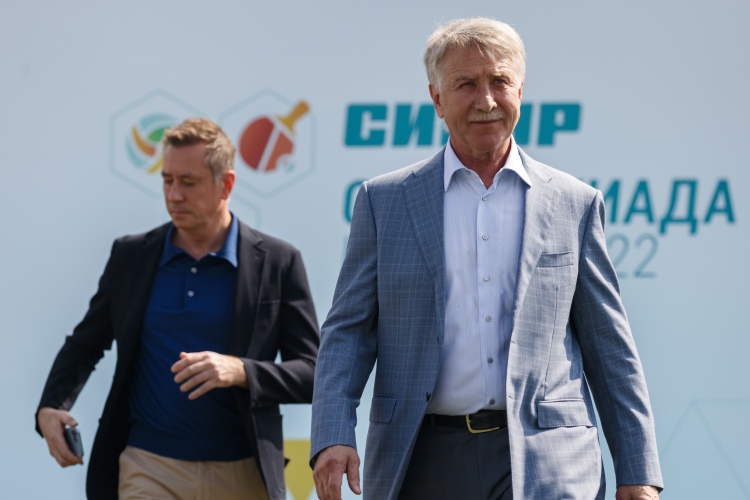 К 2014 году СИБУР обзавелся «идеальным акционером с глубокими карманами». Им стал владелец «Новатэка» Леонид Михельсон