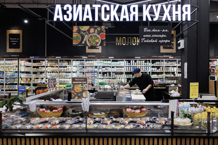«Именно конкуренция с маркетплейсами подстегнула «Бахетле» к трансформации торгового зала. Мы сделали магазины в магазине &mdash; национальные тематические островки: узбекская еда, мясной отдел, паназия»