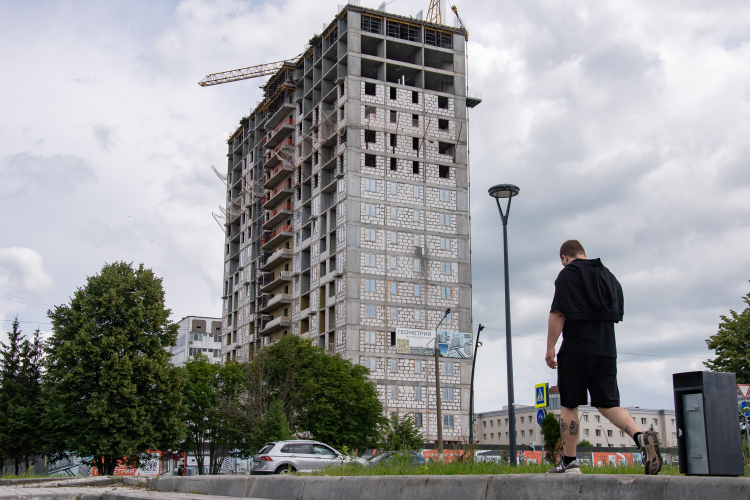 В Нижнекамске ввели более 60 тыс. кв. м жилья, почти 90% приходится на частные дома, а коммерческие застройщики в многоэтажках сдали жалкие 6 тыс. «квадратов»
