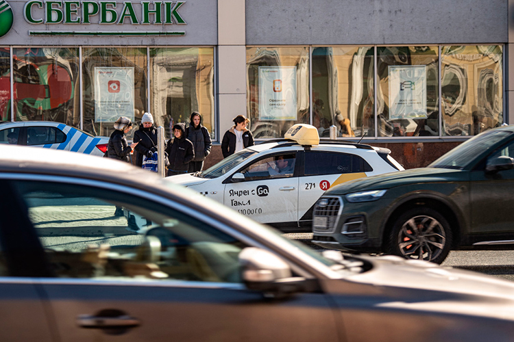 Отключение мобильного интернета парализовало работу агрегаторов такси