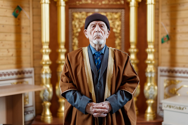 Бил фашистов и бандеровцев: как 98-летний имам мечети «Хәтер» окормляет людей в погонах