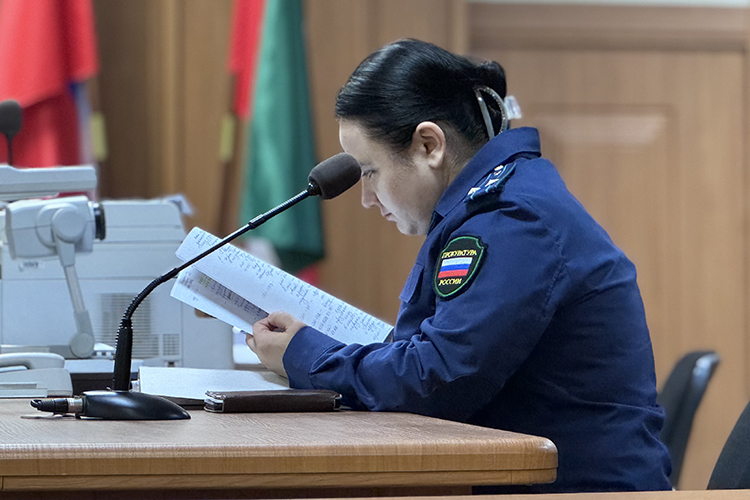 Значимая часть обвинения &mdash; первые несколько страниц &mdash; были посвящены объяснению «воровской» идеологии и структуре криминального мира