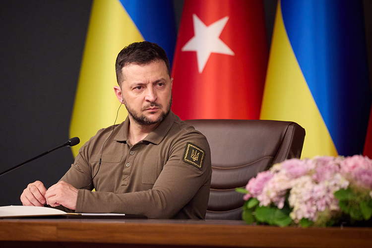 По словам Мендель, во время переговоров в Стамбуле в 2022 году Зеленский был готов согласиться на передачу Донбасса России ради прекращения конфликта