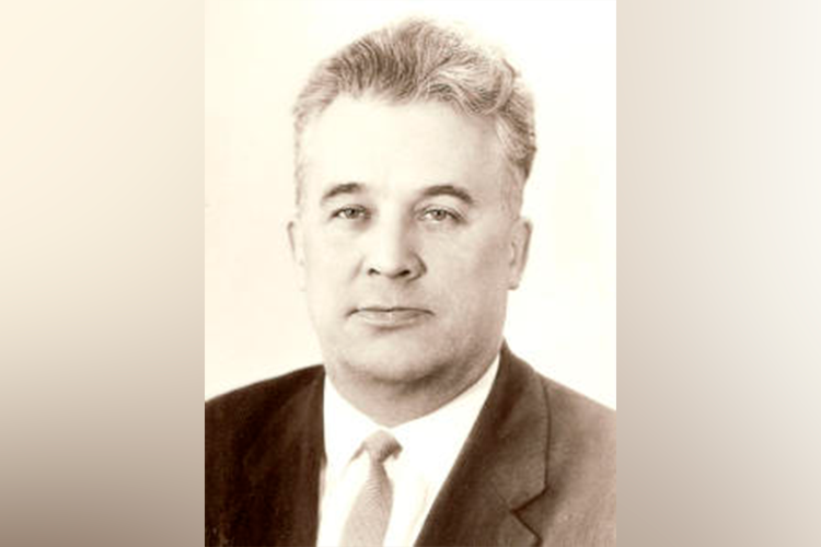 В 1965-м начальник &mdash; главный конструктор ЗПКБ Александр Кунахович (на фото) организовал в Зеленодольске научно-практическую конференцию по созданию кораблей на подводных крыльях, воздушной подушке, экранопланов &mdash; и среди прочих приехал Бартини