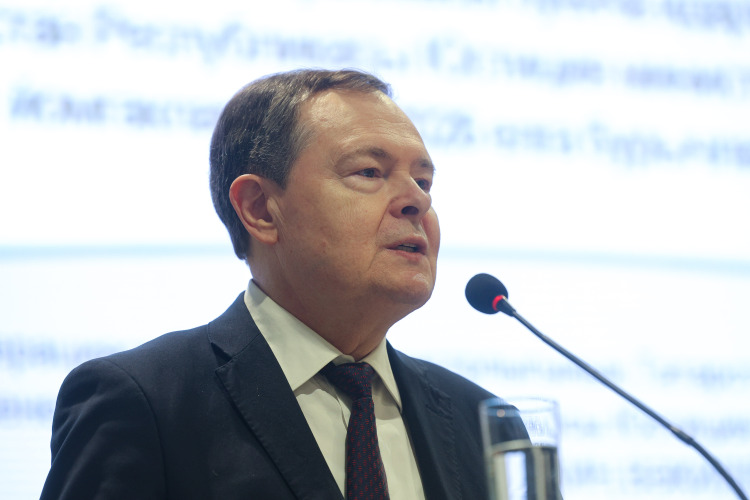 6 июня Демидову исполнится 65 лет, предельный возраст для его федеральной должности. Как пояснил один из источников «БИЗНЕС Online», приказ об увольнении подписывается автоматически в день достижения предельного возраста