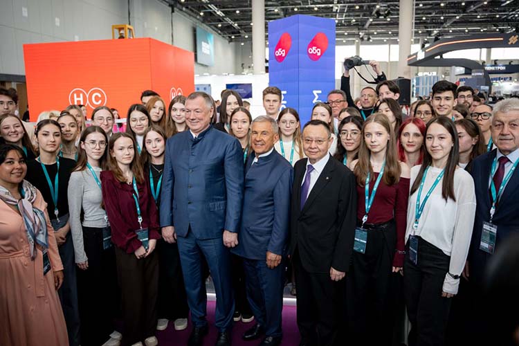 Как подчеркнул заместитель председателя правительства России Марат Хуснуллин, строительная отрасль &mdash; один из ключевых драйверов развития экономики, который стимулирует смежные отрасли и создает новые рабочие места