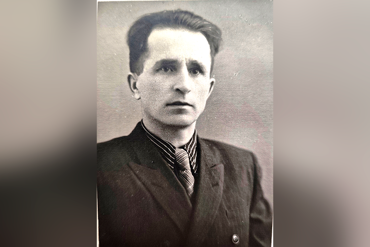 Халидов Баки Закирович родился 9 марта 1905 года в деревне Чирки-Кошаково Буинского уезда Симбирской губернии &mdash; ныне Буинского района РТ