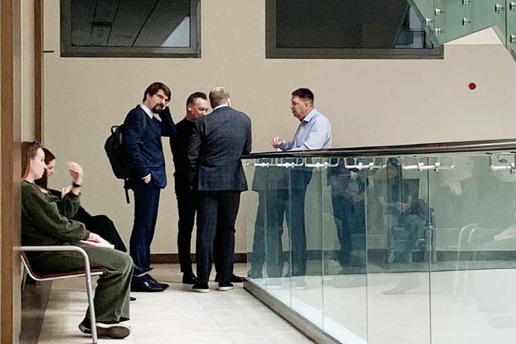 Бутаев и таинственный акционер «Блю Интер Глоуб» из эмиратского офшора сочли, что «группа Сорокина» (на фото справа) хочет поменять правила игры