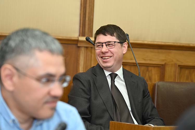 «Готов стать виновным, если вы ищете виноватого!», &mdash; решил пожертвовать собой Шамиль Садыков
