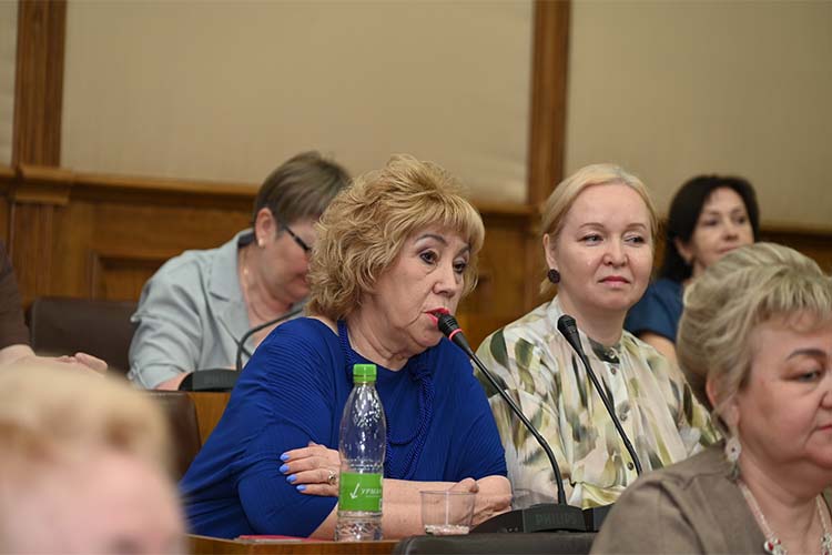 Венера Якупова: «Люди жалуются, звонят. Есть часть населения, которая любит читать на бумаге, получает от этого удовольствие и хочет покупать продукцию в шаговой доступности от дома»