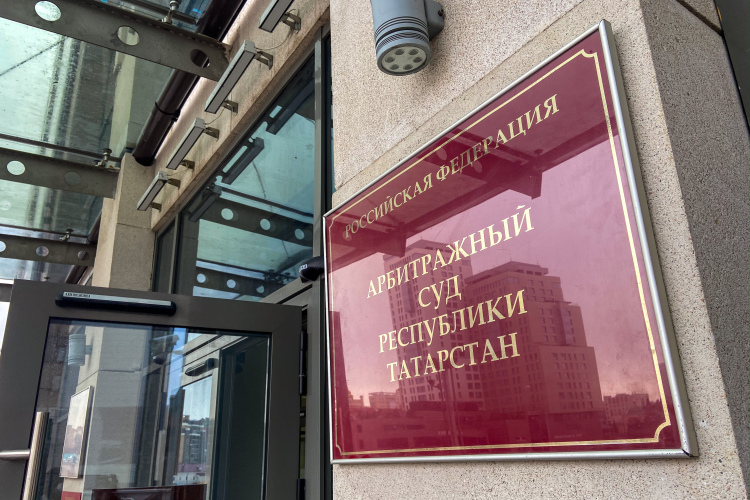 Первый раунд юридической дуэли остался за Бутаевым и его таинственным партнером из эмиратского офшора. Стратегия «удержания за руки», которую ярко описал адвокат истцов, сработала. Вопрос лишь в том, как теперь предприятие будет выкручиваться из ситуации клинча, когда совладельцы не могут договориться между собой по ключевым вопросам