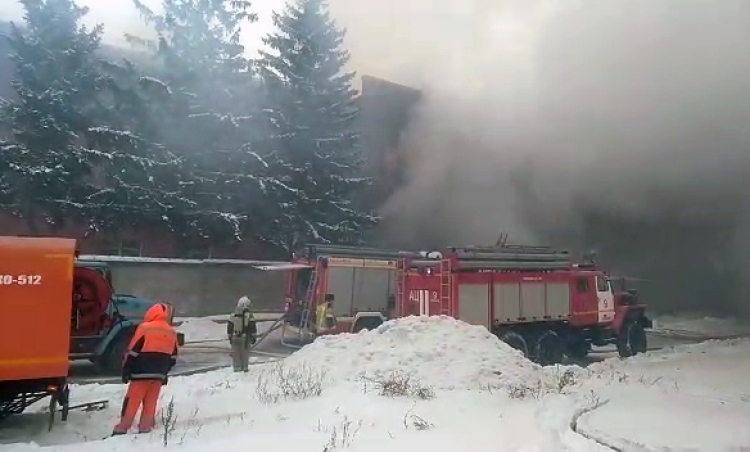 В филиале КЗПМ в Самаре, когда еще не было получено разрешение на ввод в эксплуатацию, случился пожар, который привел к убыткам, &mdash; сгорела часть оборудования и продукции