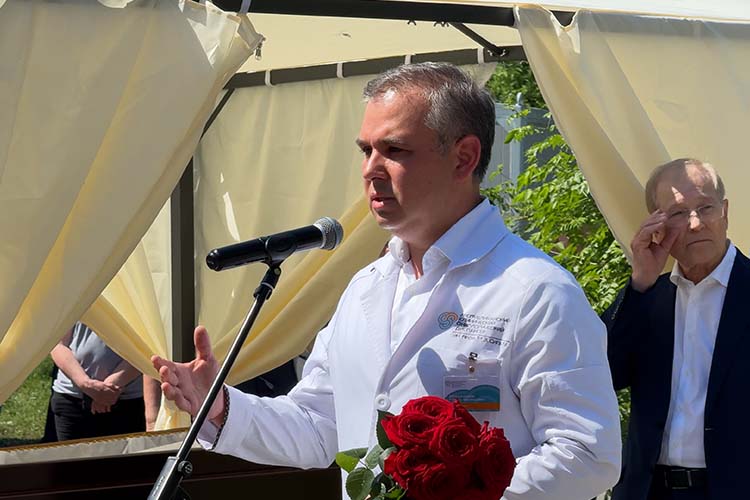 Марат Мухаммадеев: «Он меня просил делать новые инновационные хирургические вещи, развивать науку. Даже в этот момент он думал о том, как сделать наш центр еще более великим, нашу науку еще более инновационной, а нашу хирургию еще более прогрессивной»