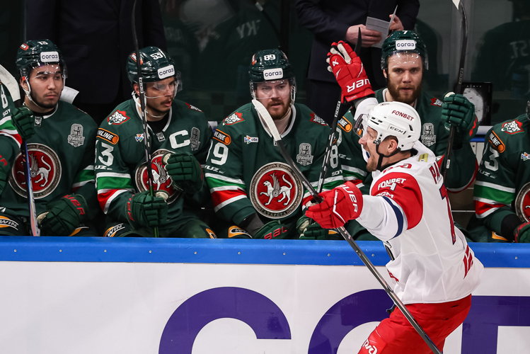 «Локомотив» играет в силовой хоккей