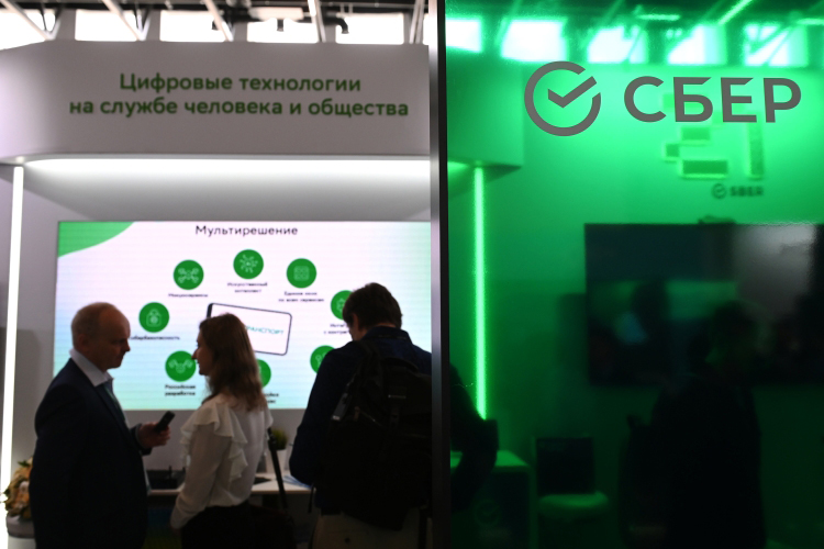 Сбер фактически стал инфраструктурным поставщиком для всей промышленности, включая российскую орбитальную станцию!
