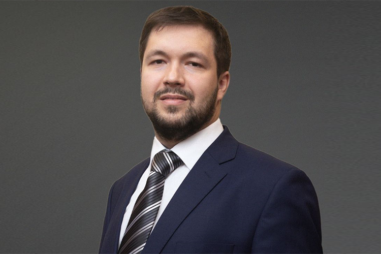 Главный экономист «БКС Мир инвестиций» Илья Федоров: «Все сидят и ждут решения минфина по объемам покупок и ожидают, что курс должен будет немножечко ослабнуть. Валюта, которую купили, должна подорожать»
