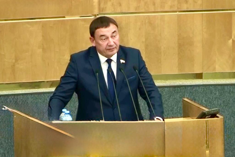 «Еще 10 лет назад из ЖКХ сотрудники уходили в другие сферы, где выше зарплаты. Но в нашей отрасли невозможно больше платить, потому что все зависит от тарифов, принятых собственниками»